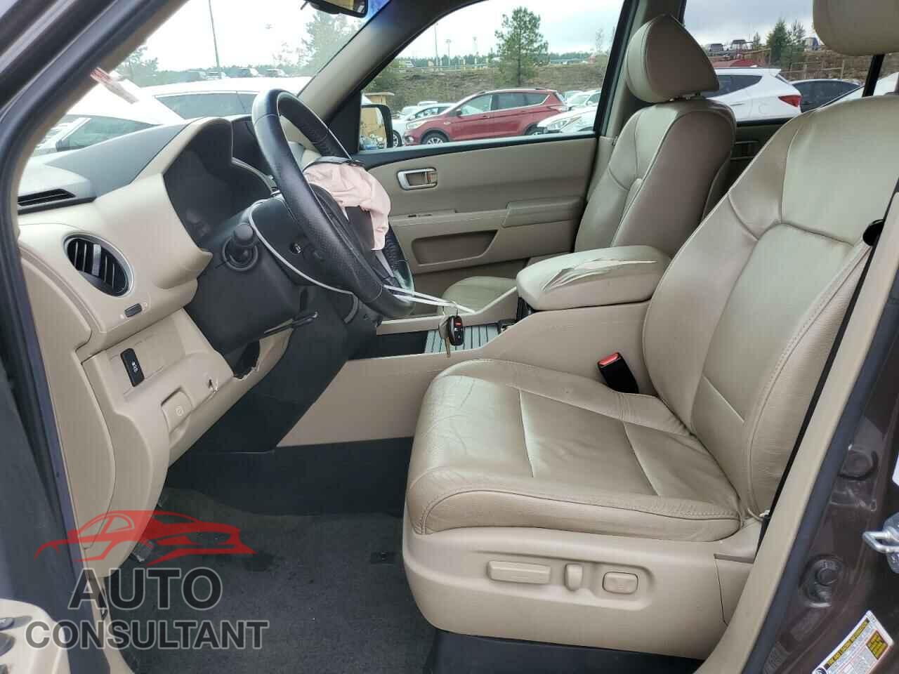 HONDA PILOT 2013 - 5FNYF4H50DB050672