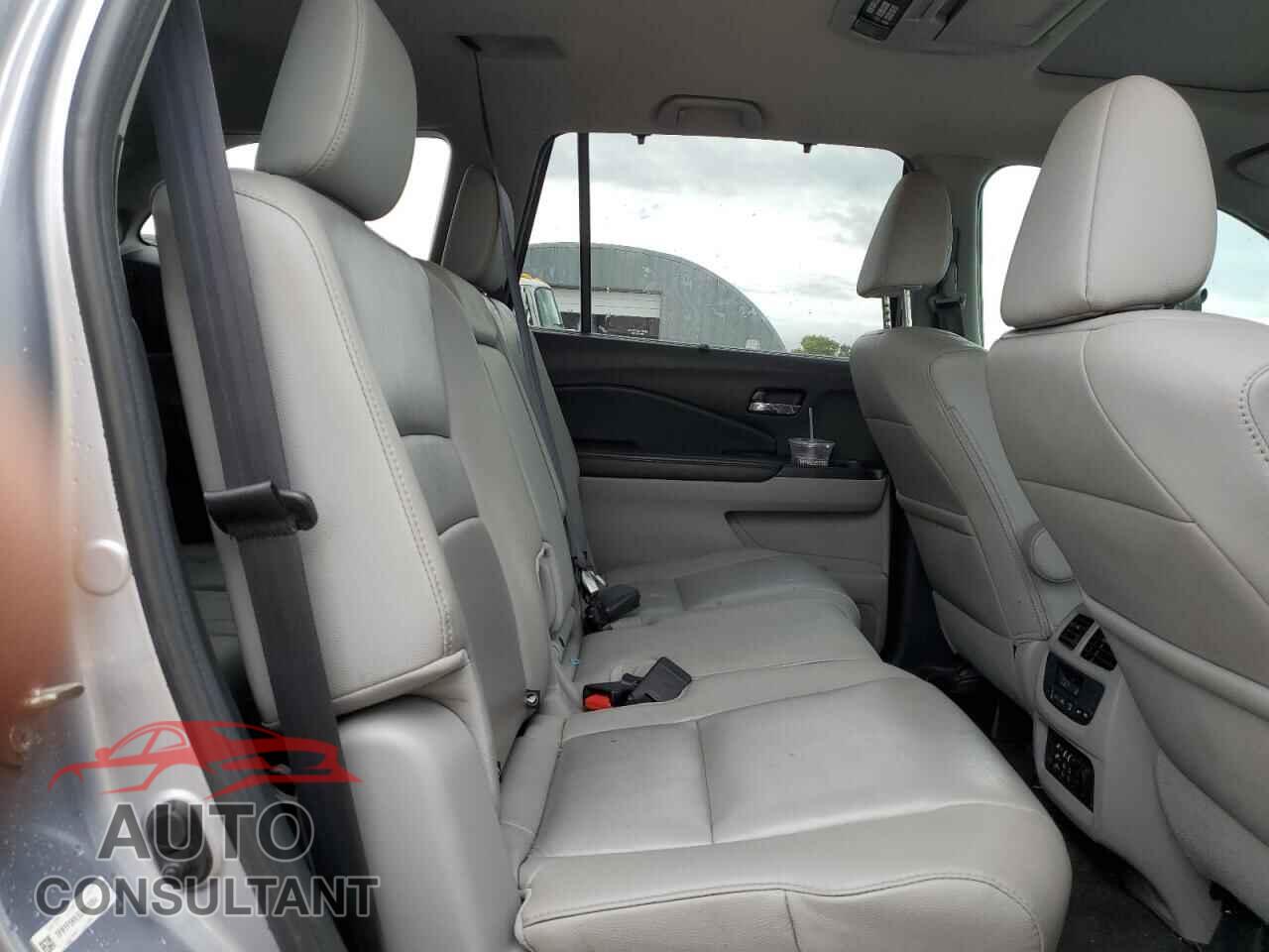 HONDA PILOT 2016 - 5FNYF5H9XGB048084