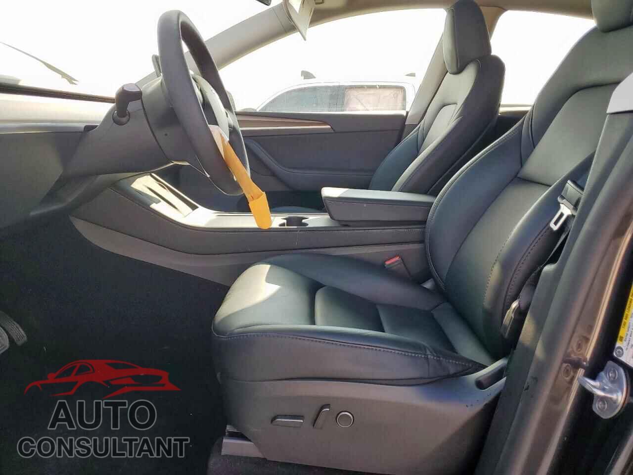 TESLA MODEL Y 2024 - 7SAYGAEE7RF082917