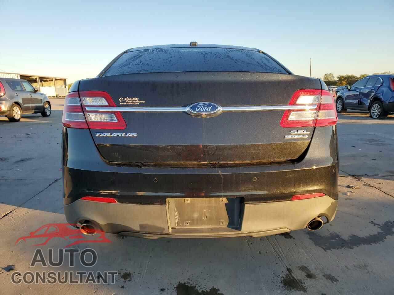 FORD TAURUS 2015 - 1FAHP2E83FG121586