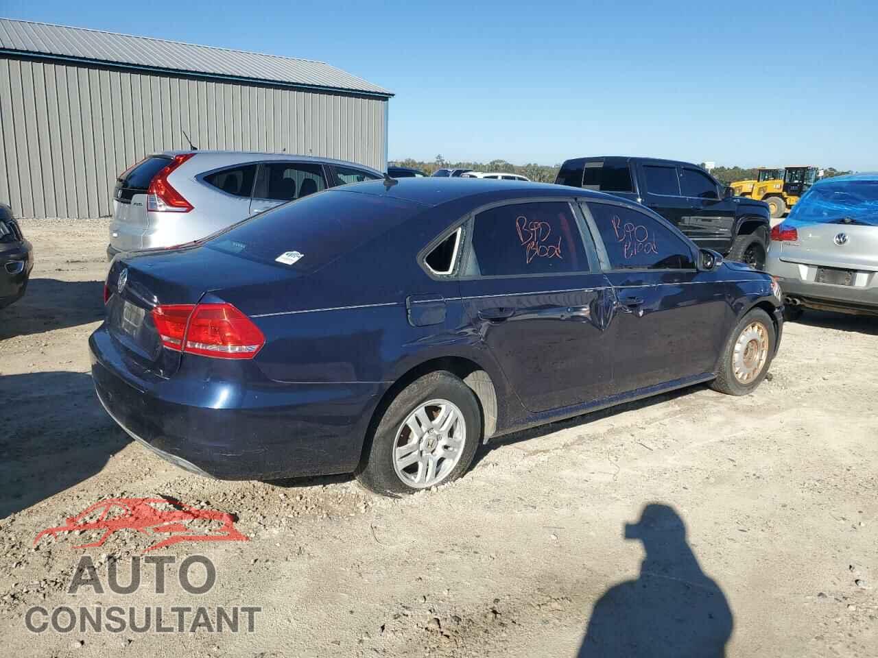 VOLKSWAGEN PASSAT 2013 - 1VWAP7A31DC055298
