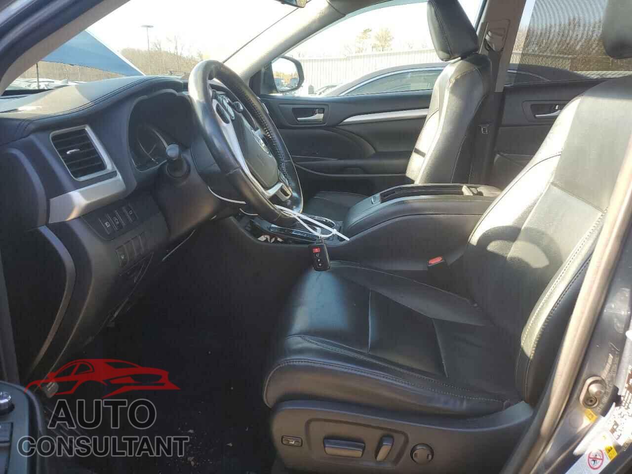 TOYOTA HIGHLANDER 2017 - 5TDJZRFH8HS451732