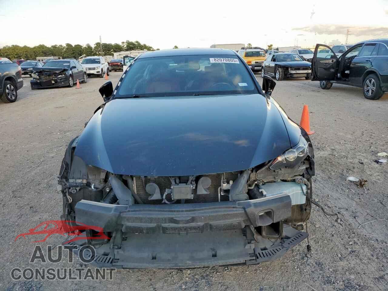 LEXUS IS 2016 - JTHBA1D27G5017297