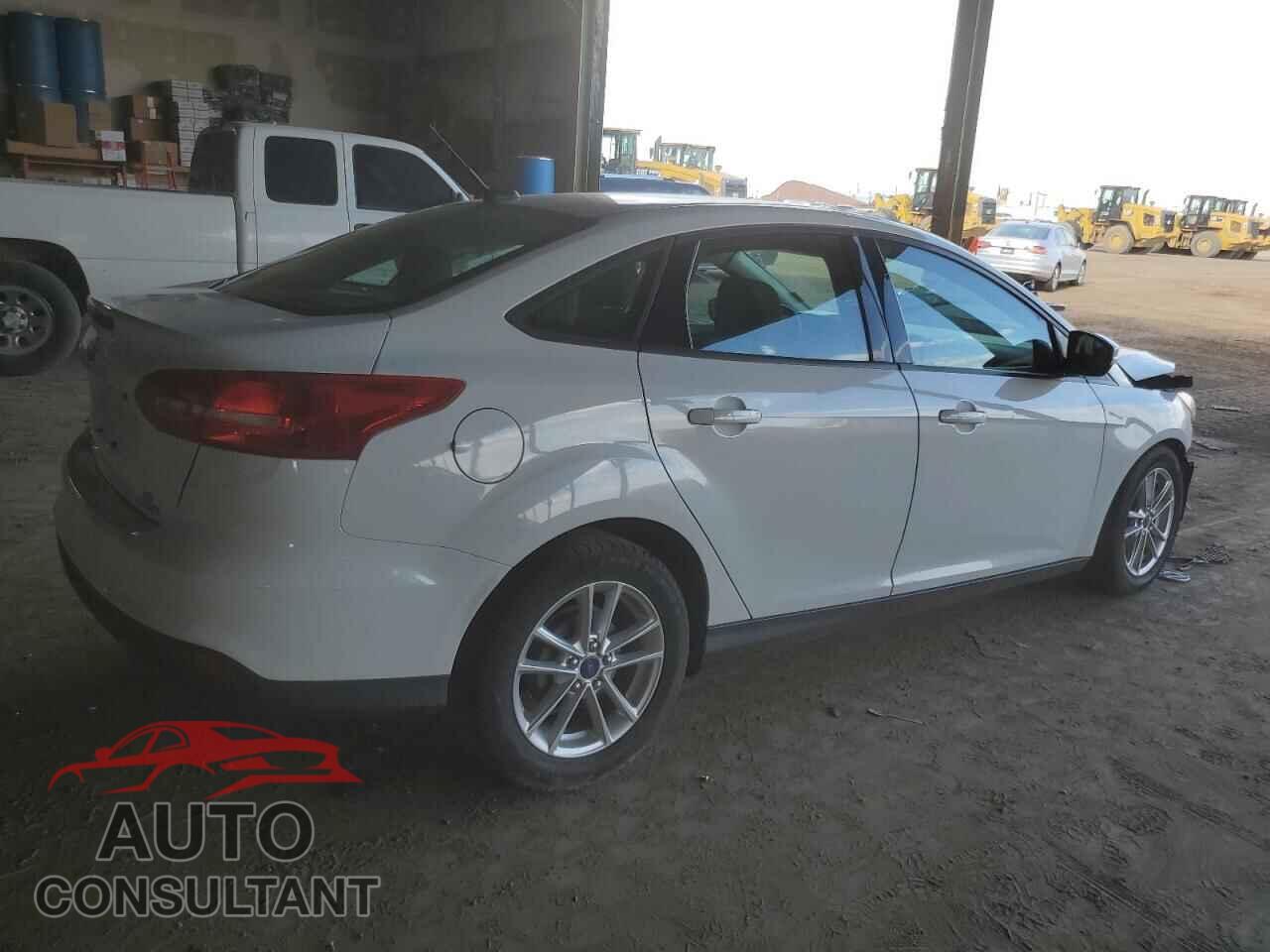 FORD FOCUS 2015 - 1FADP3F20FL330466