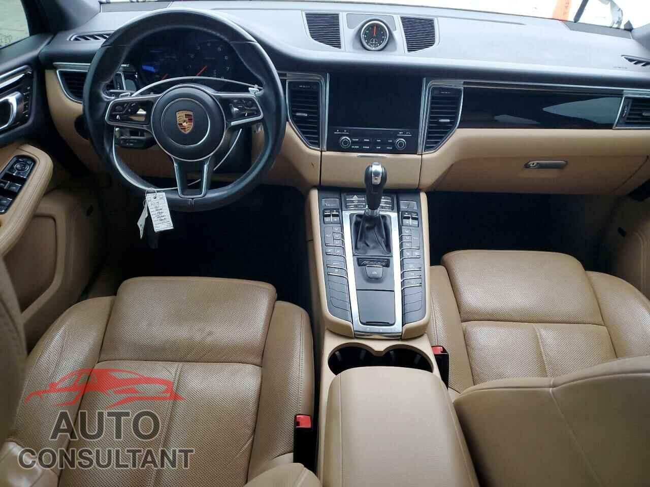 PORSCHE MACAN 2017 - WP1AA2A55HLB00045