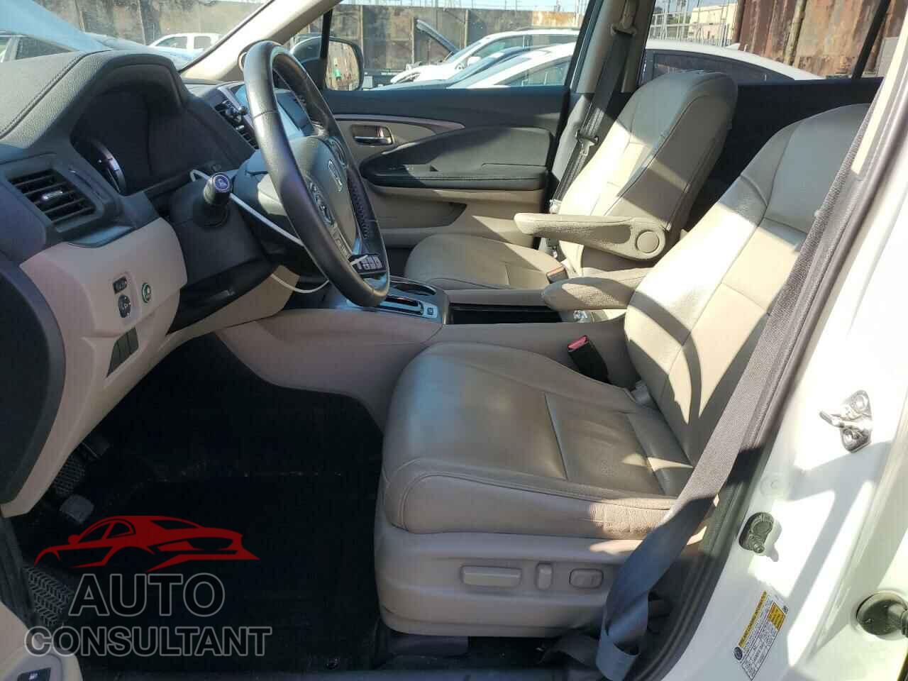 HONDA PILOT 2018 - 5FNYF6H55JB068950