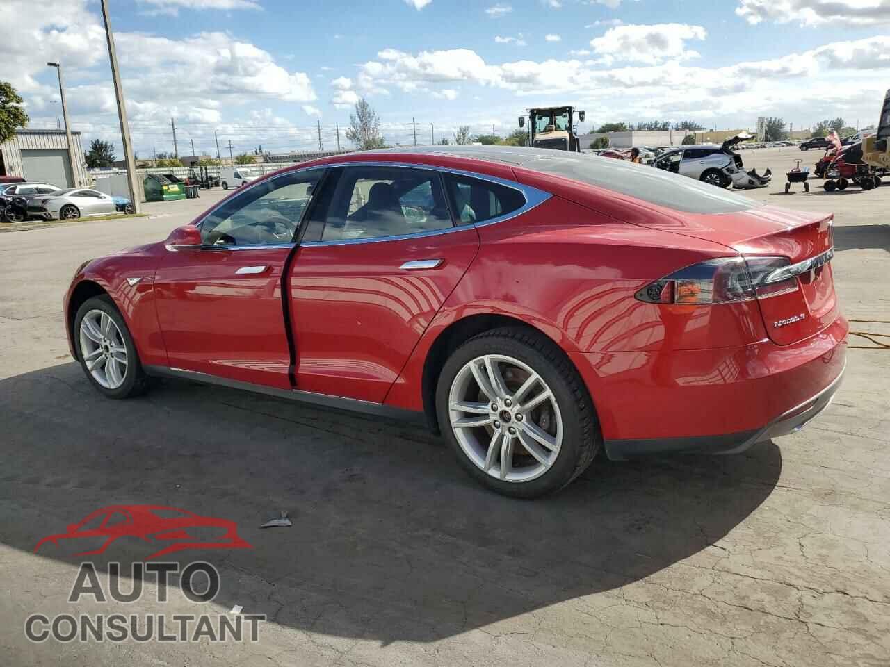TESLA MODEL S 2015 - 5YJSA1H28FFP70863