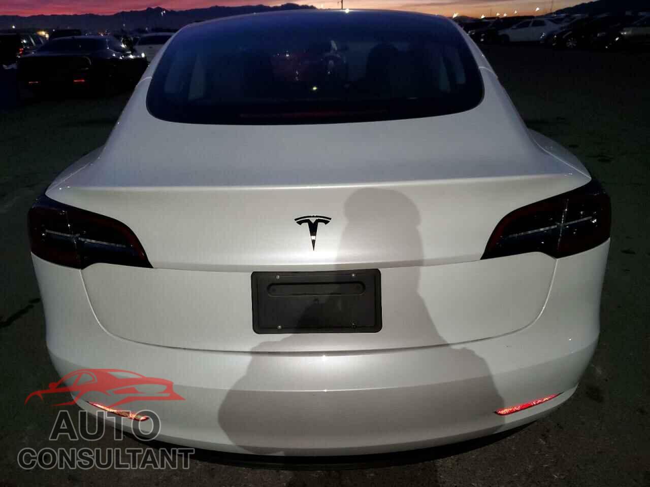 TESLA MODEL 3 2023 - 5YJ3E1EAXPF567740