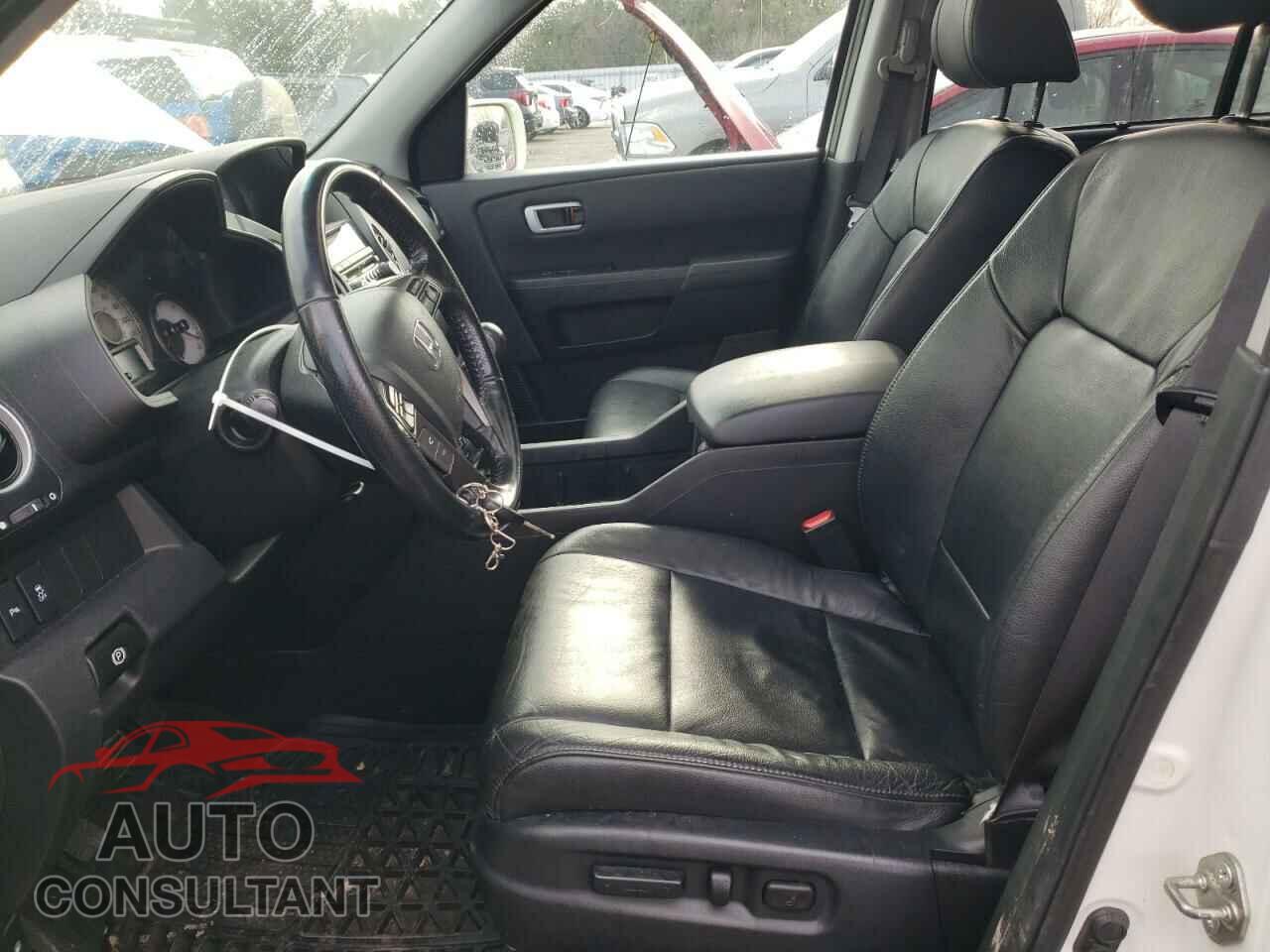 HONDA PILOT 2015 - 5FNYF4H99FB503015