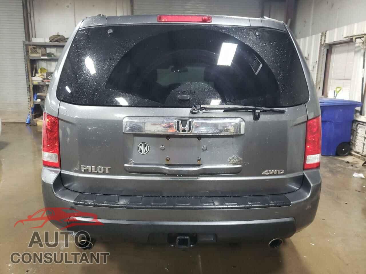 HONDA PILOT 2011 - 5FNYF4H76BB021854