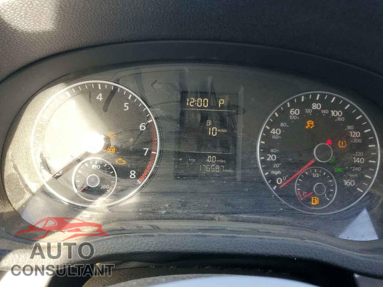 VOLKSWAGEN PASSAT 2015 - 1VWAT7A31FC008657