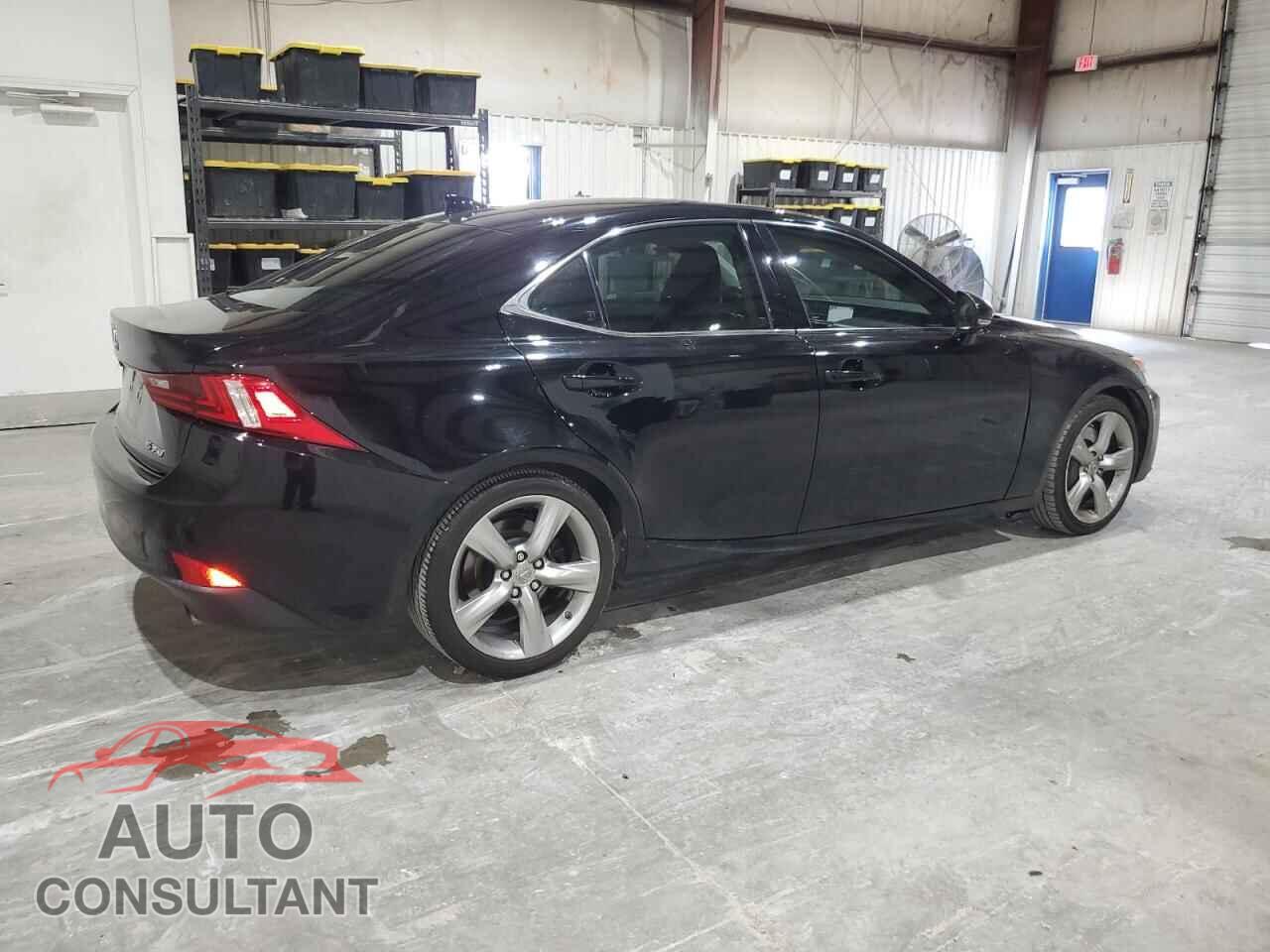LEXUS IS 2014 - JTHBE1D27E5000646