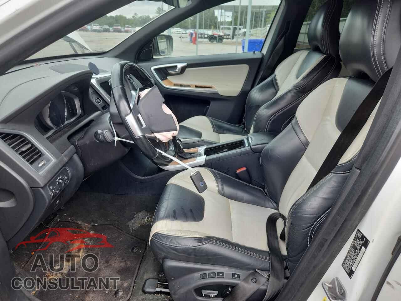 VOLVO XC60 2015 - YV449MDM7F2631978