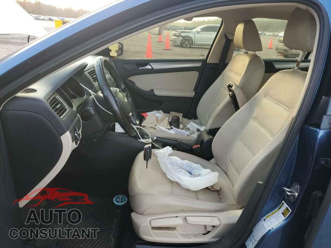 VOLKSWAGEN JETTA 2017 - 3VWDB7AJ9HM281183