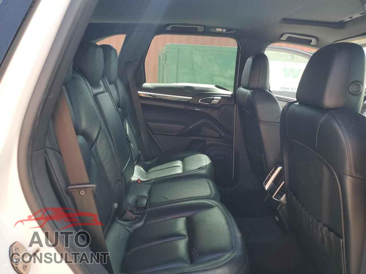 PORSCHE CAYENNE 2016 - WP1AA2A25GKA09884