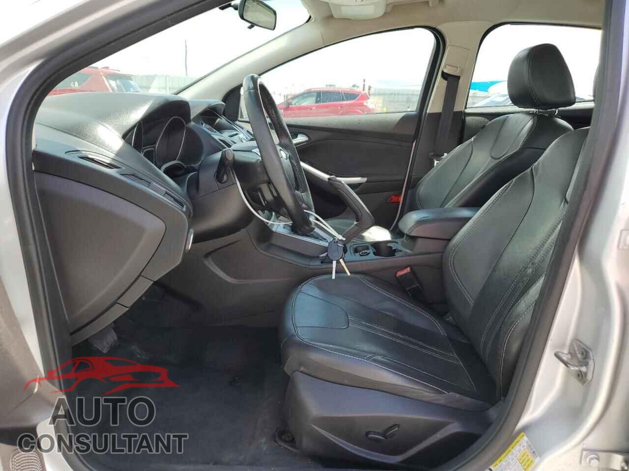 FORD FOCUS 2013 - 1FADP3F28DL308745