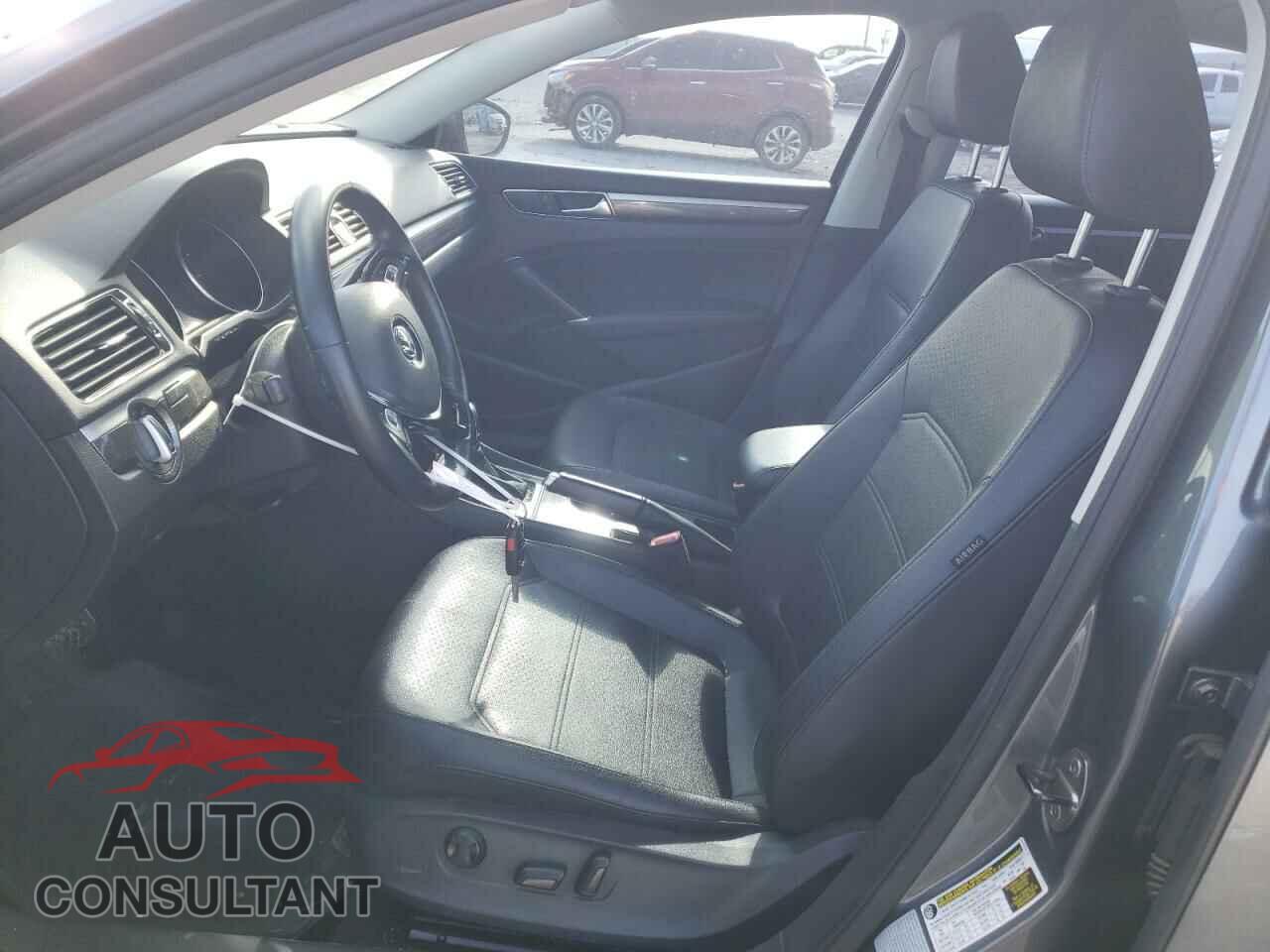 VOLKSWAGEN PASSAT 2017 - 1VWBT7A35HC058033