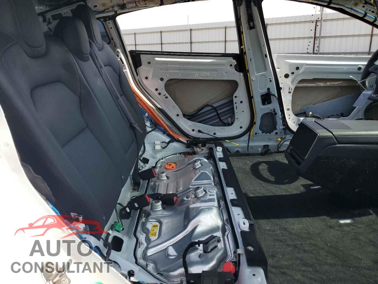 TESLA MODEL 3 2024 - 5YJ3E1EA6RF855709