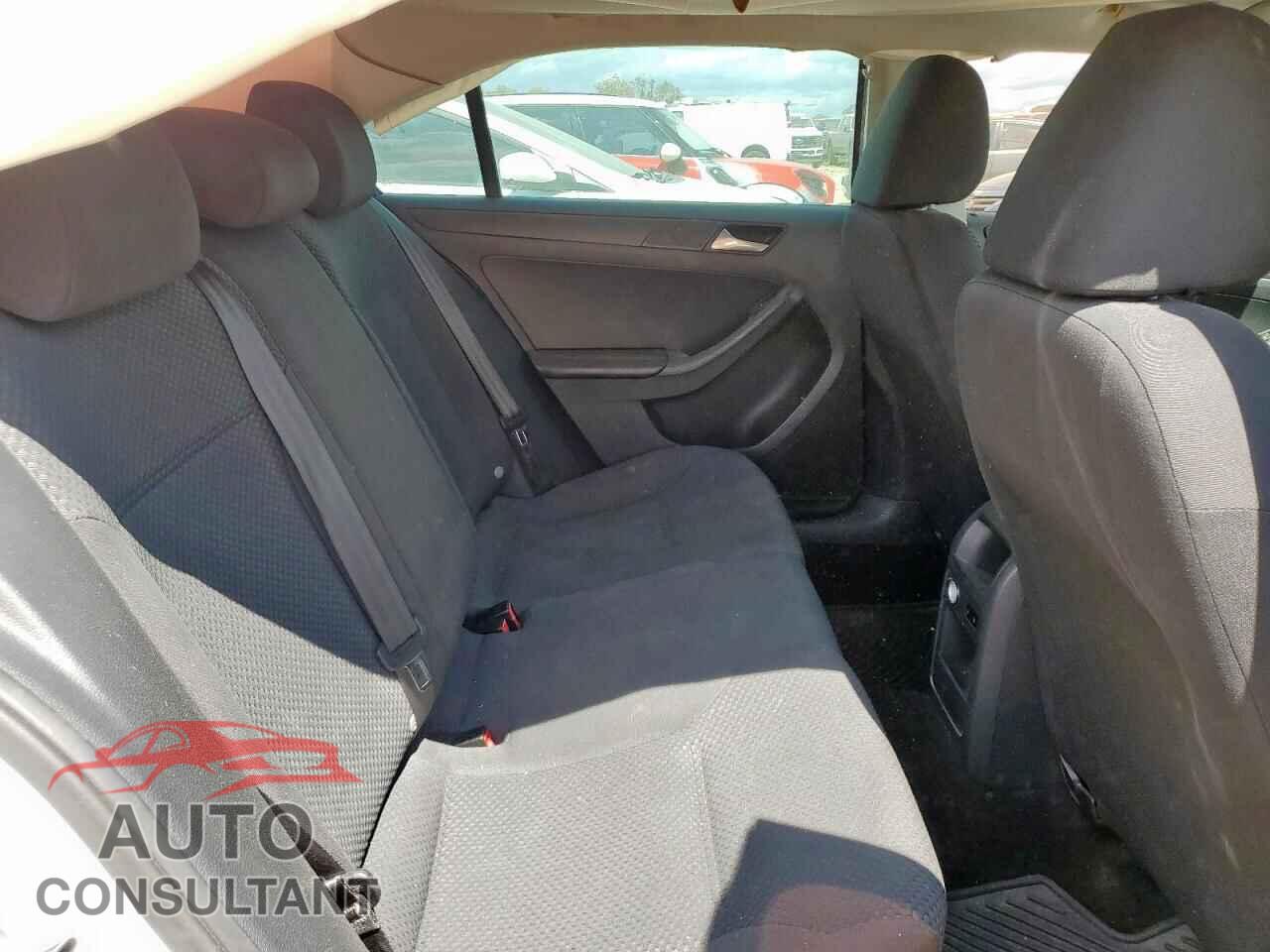 VOLKSWAGEN JETTA 2014 - 3VW2K7AJ2EM334860