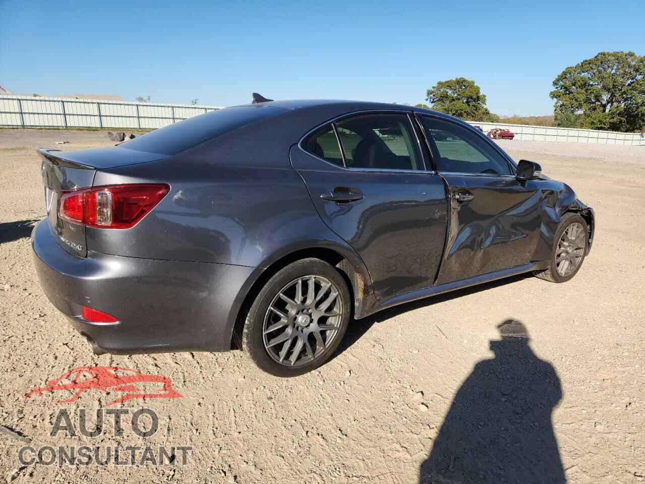 LEXUS IS 2012 - JTHCF5C20C5055365