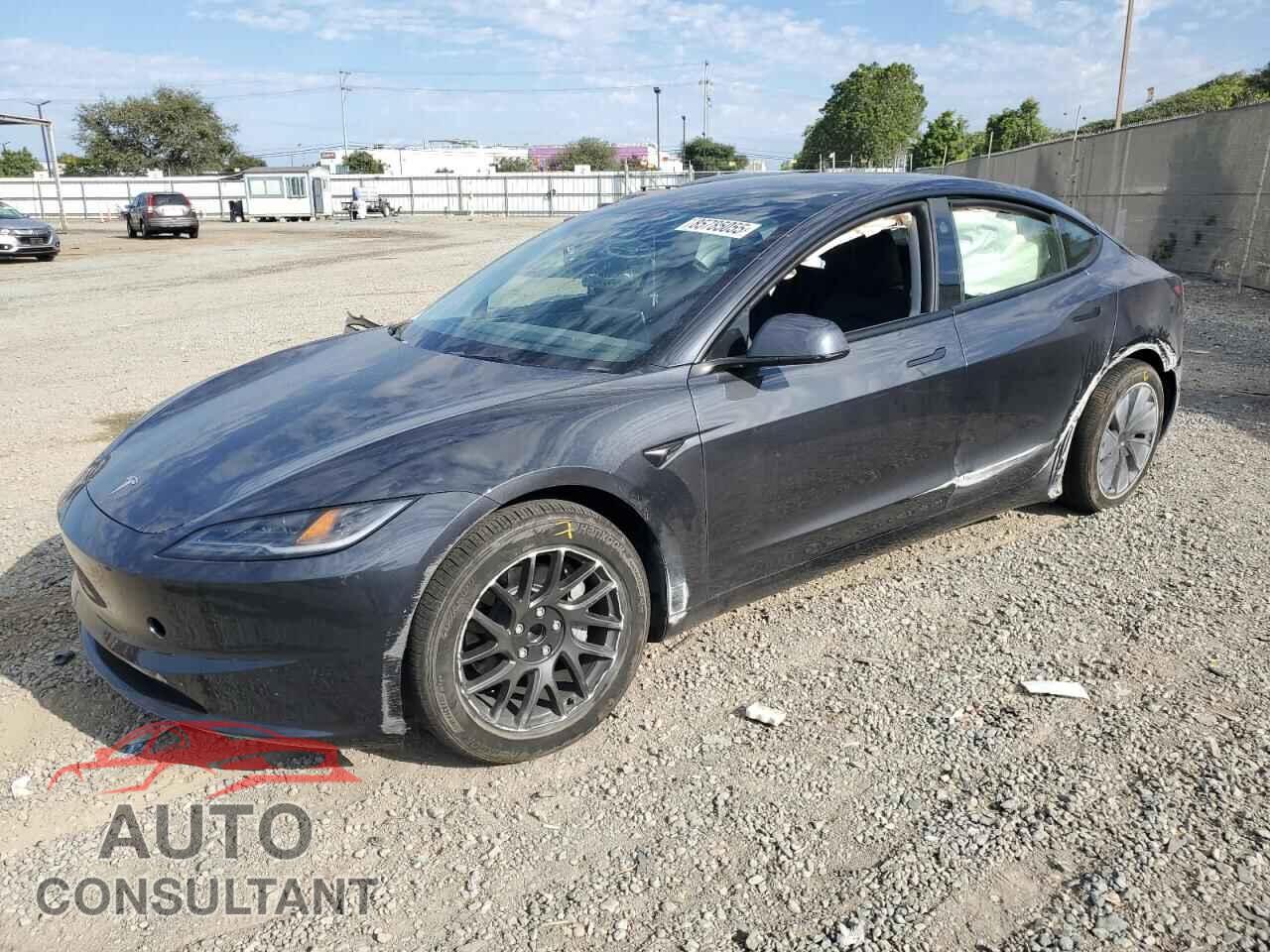 TESLA MODEL 3 2025 - 5YJ3E1EA4SF028023