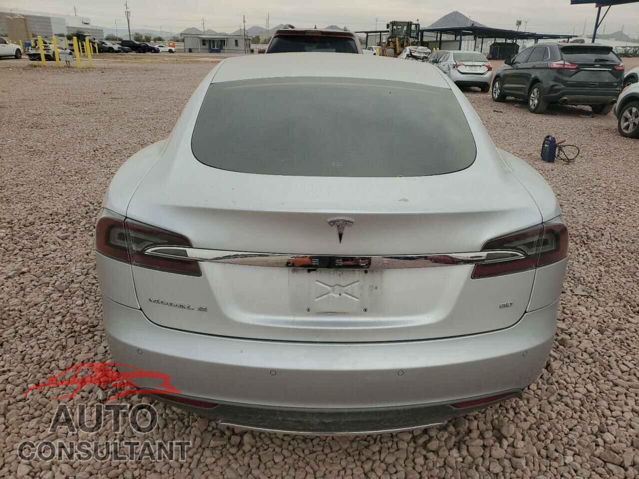 TESLA MODEL S 2013 - 5YJSA1CG4DFP27301
