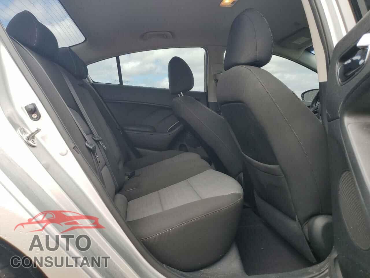 KIA FORTE 2015 - KNAFX4A80F5265611