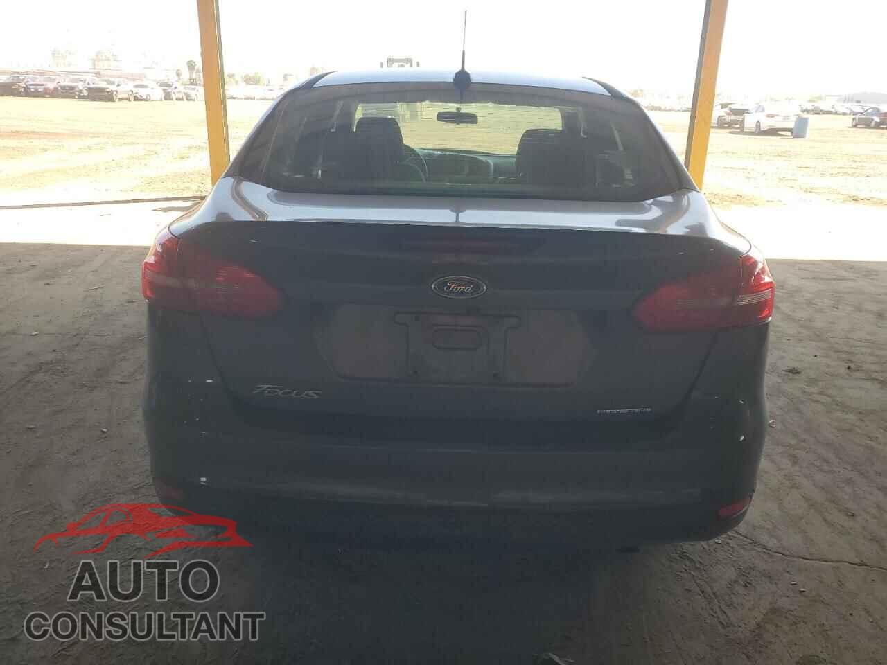 FORD FOCUS 2015 - 1FADP3E27FL375504