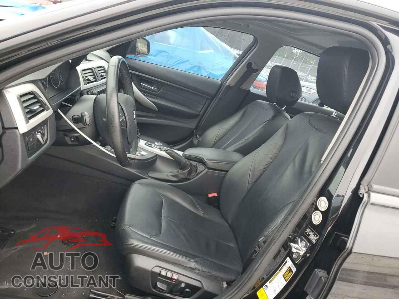 BMW 3 SERIES 2012 - WBA3C1C57CF433847