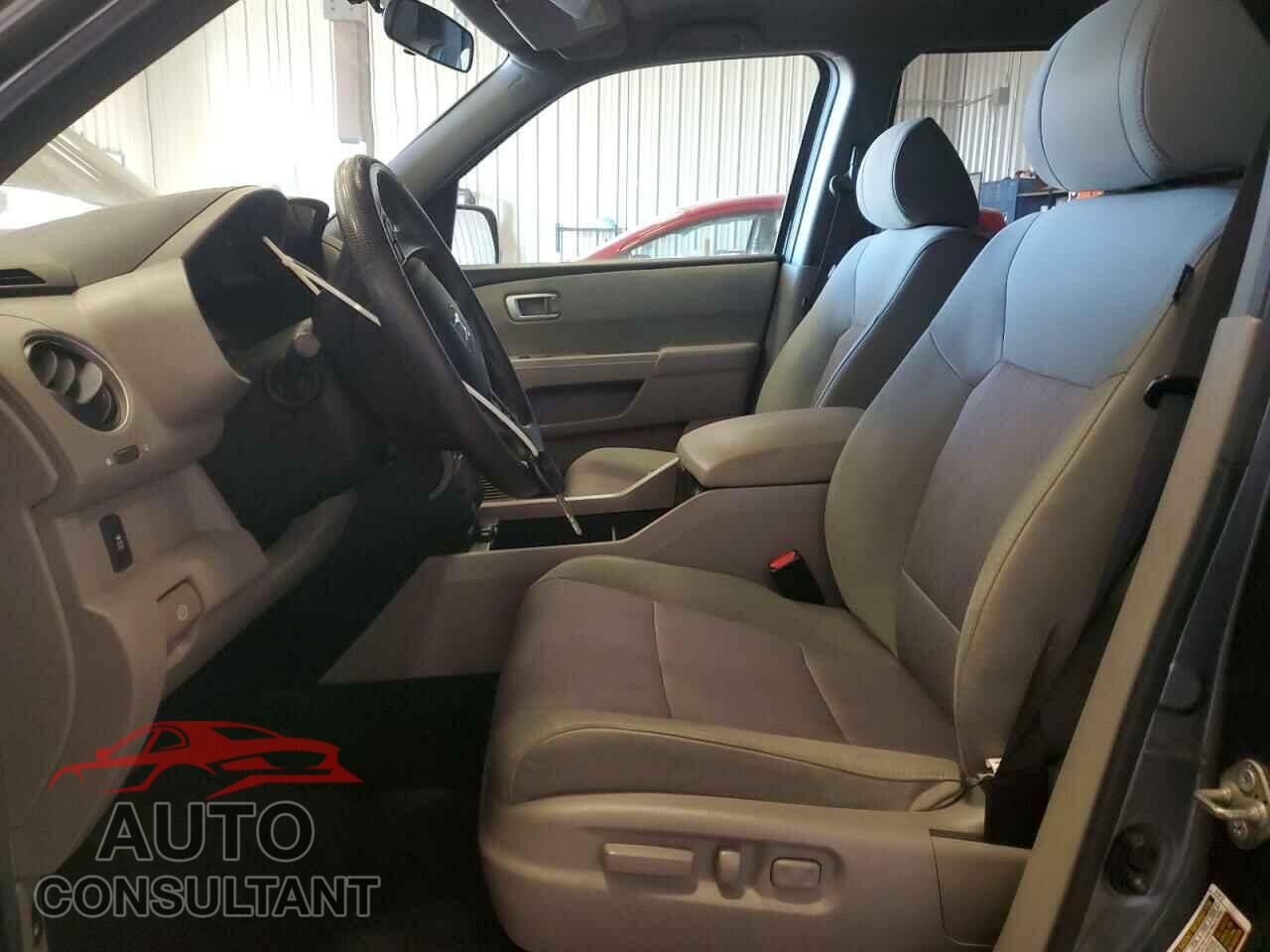 HONDA PILOT 2013 - 5FNYF4H47DB015201