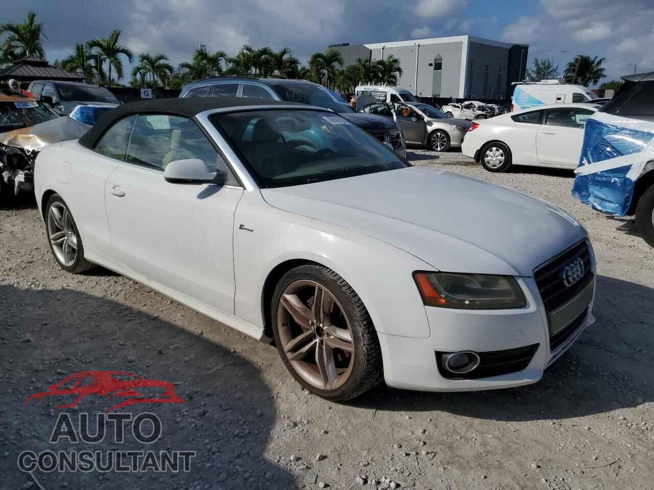 AUDI A5 2011 - WAUJFAFH2BN002700