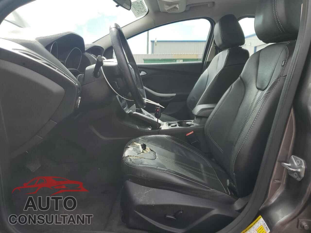 FORD FOCUS 2014 - 1FADP3K2XEL148648