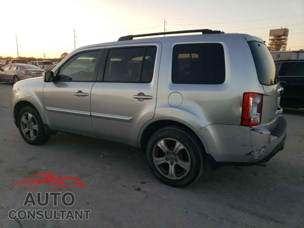 HONDA PILOT 2013 - 5FNYF3H5XDB005619