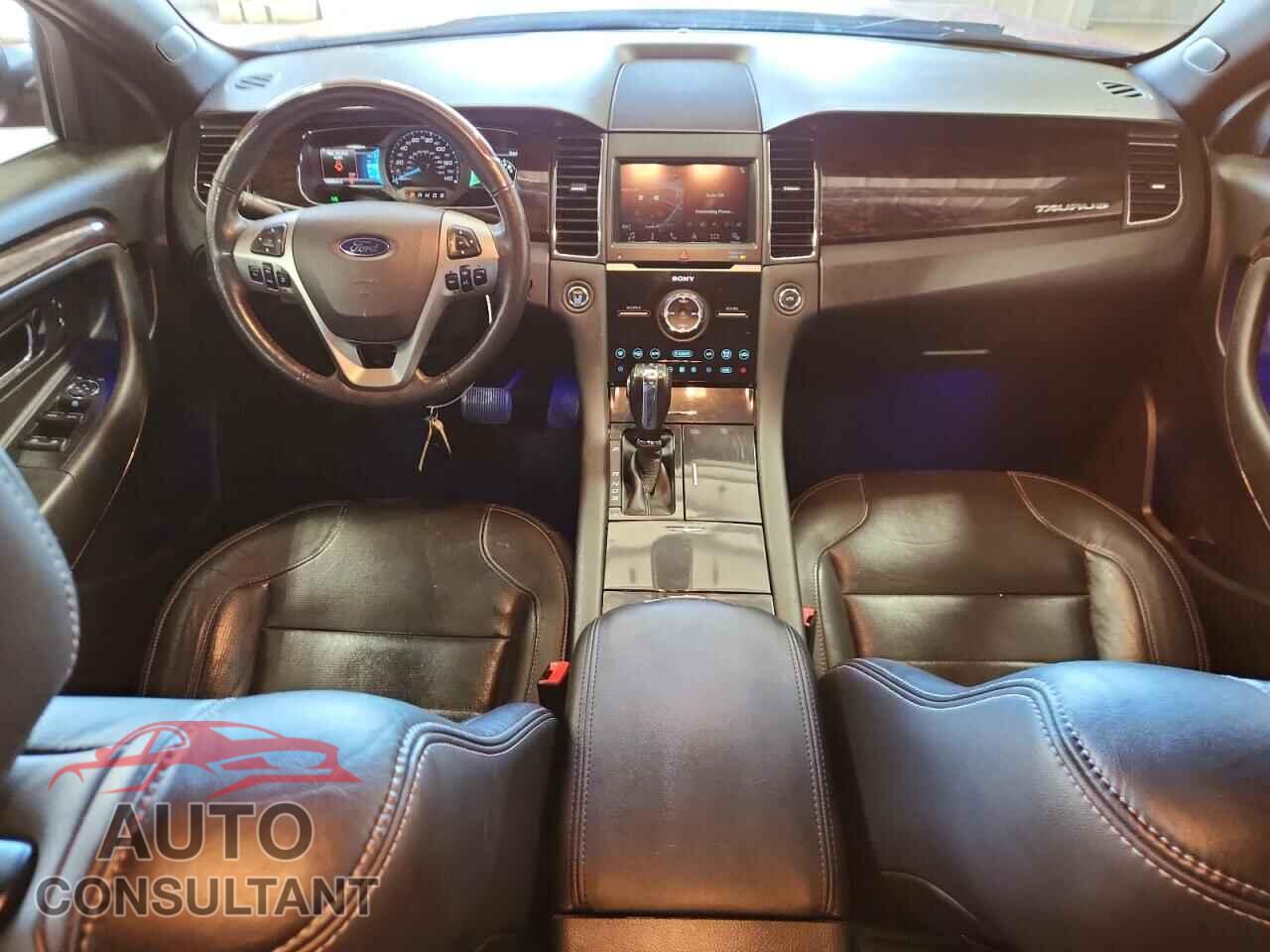 FORD TAURUS 2018 - 1FAHP2F89JG111216