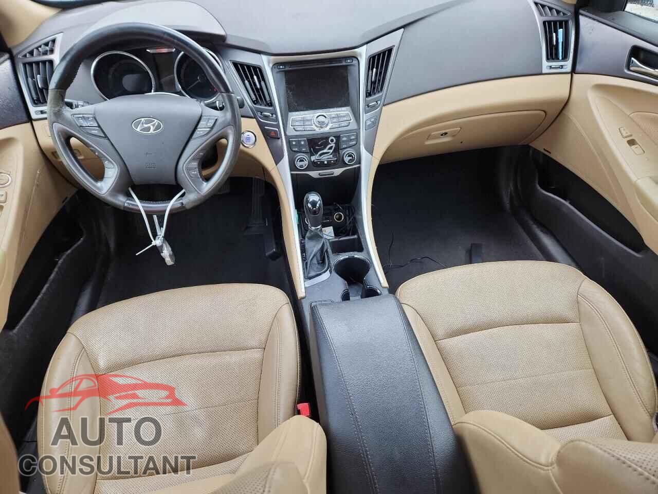 HYUNDAI SONATA 2012 - KMHEC4A47CA031097