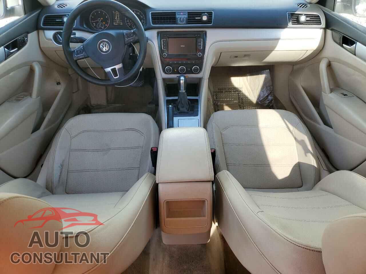 VOLKSWAGEN PASSAT 2012 - 1VWBH7A34CC064559