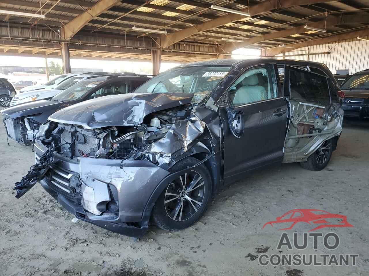 TOYOTA HIGHLANDER 2018 - 5TDBZRFH6JS832585