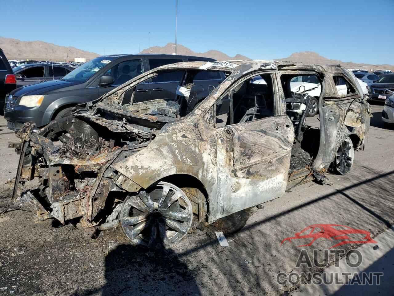 TOYOTA SIENNA 2023 - 5TDERKEC6PS155198