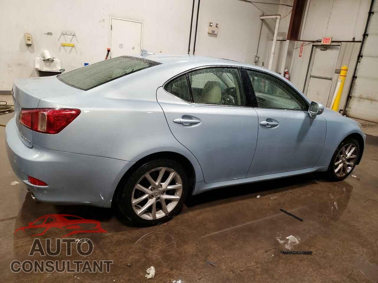 LEXUS IS 2012 - JTHCF5C23C5055313