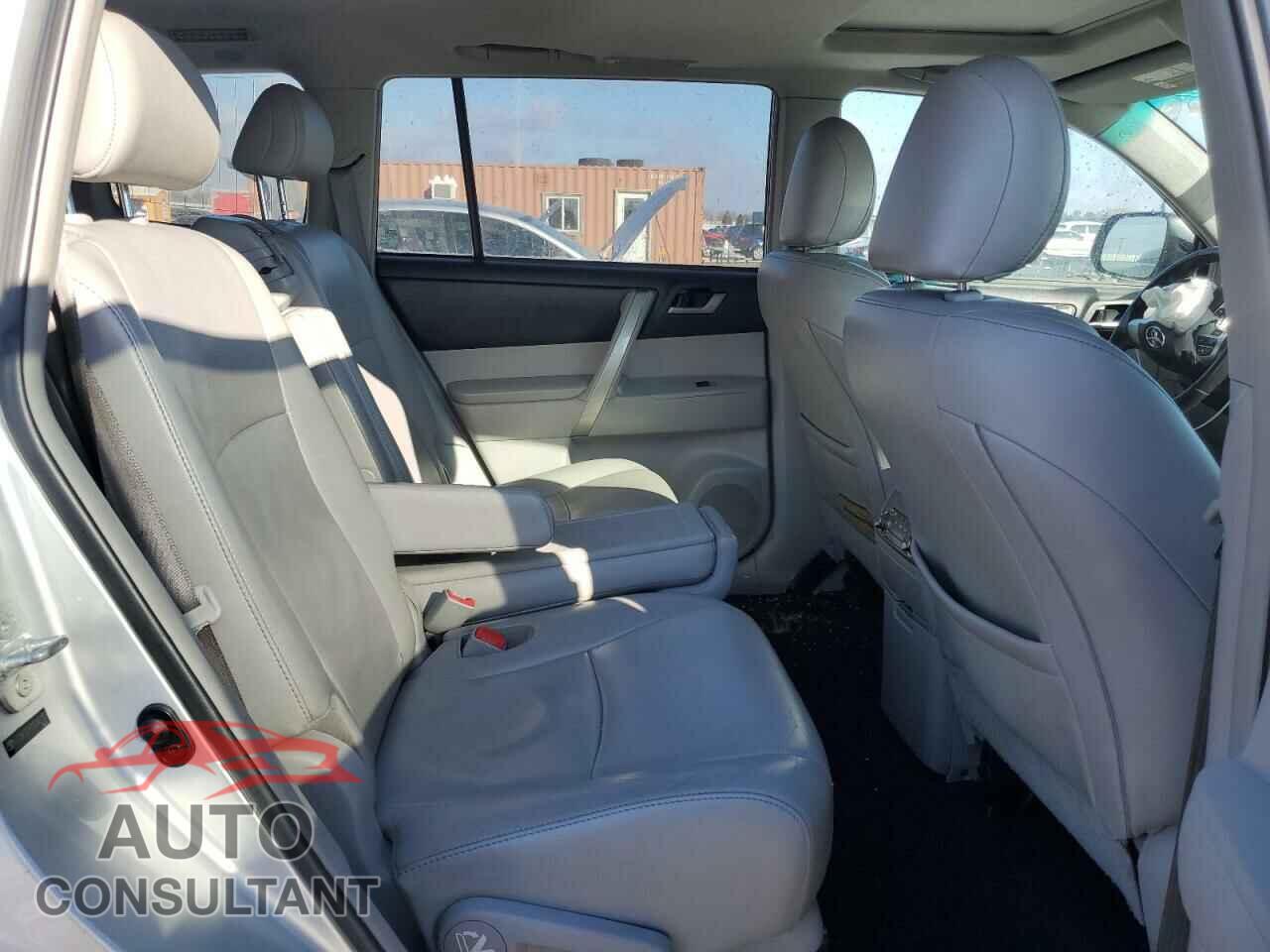 TOYOTA HIGHLANDER 2012 - 5TDBK3EH7CS142155