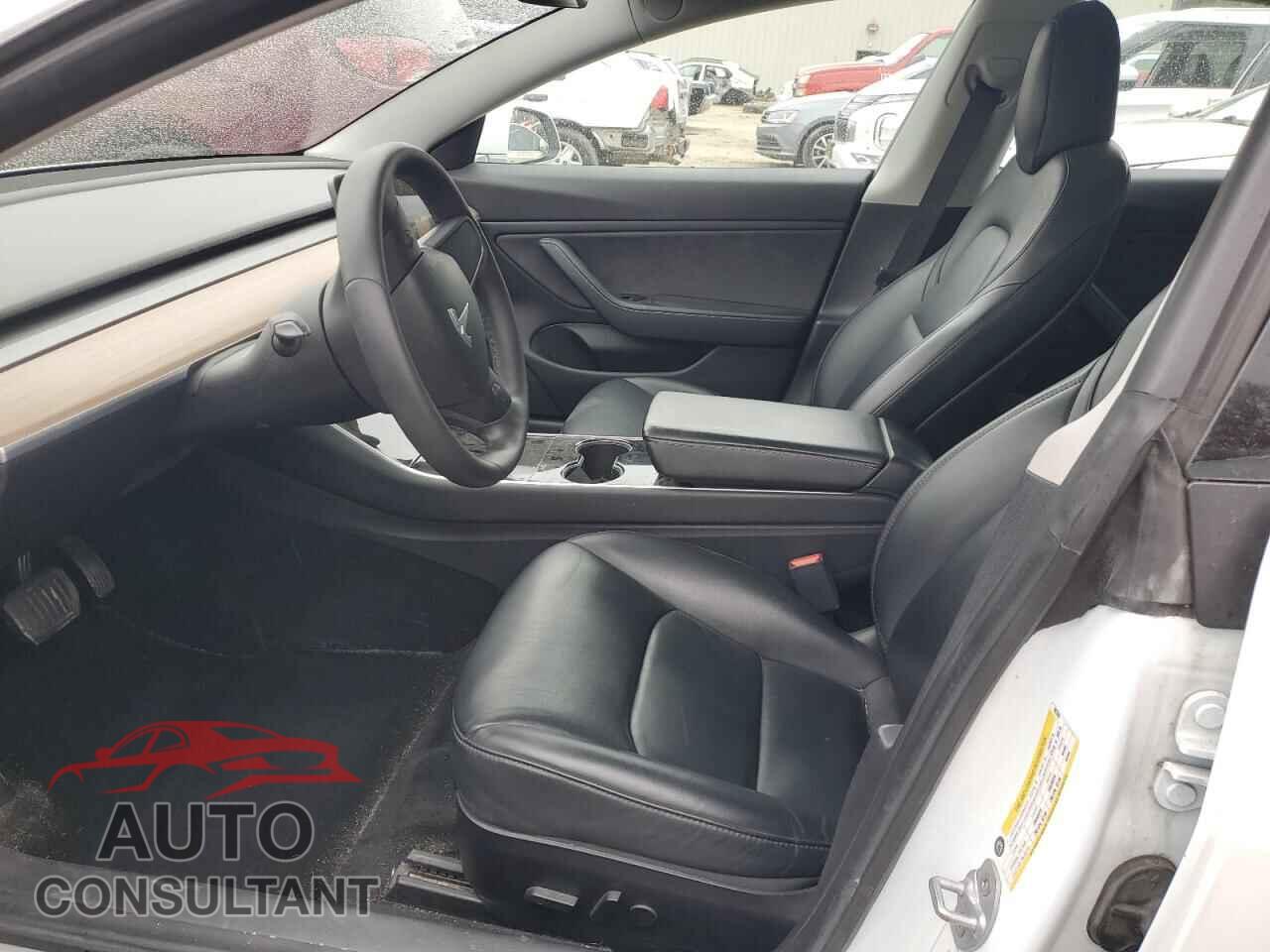 TESLA MODEL 3 2019 - 5YJ3E1EB0KF493309