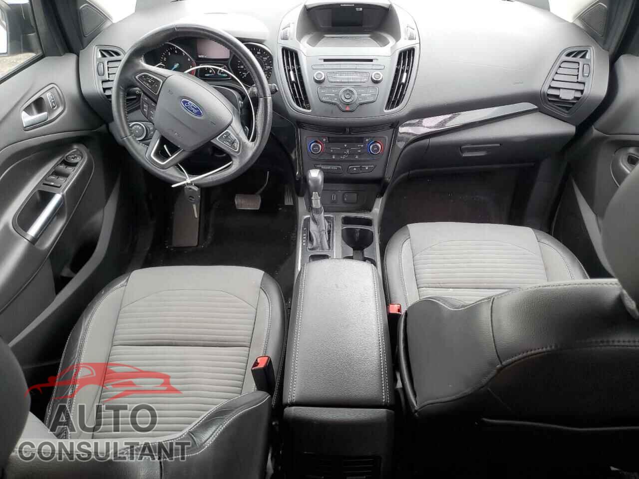 FORD ESCAPE 2017 - 1FMCU9G99HUE61434