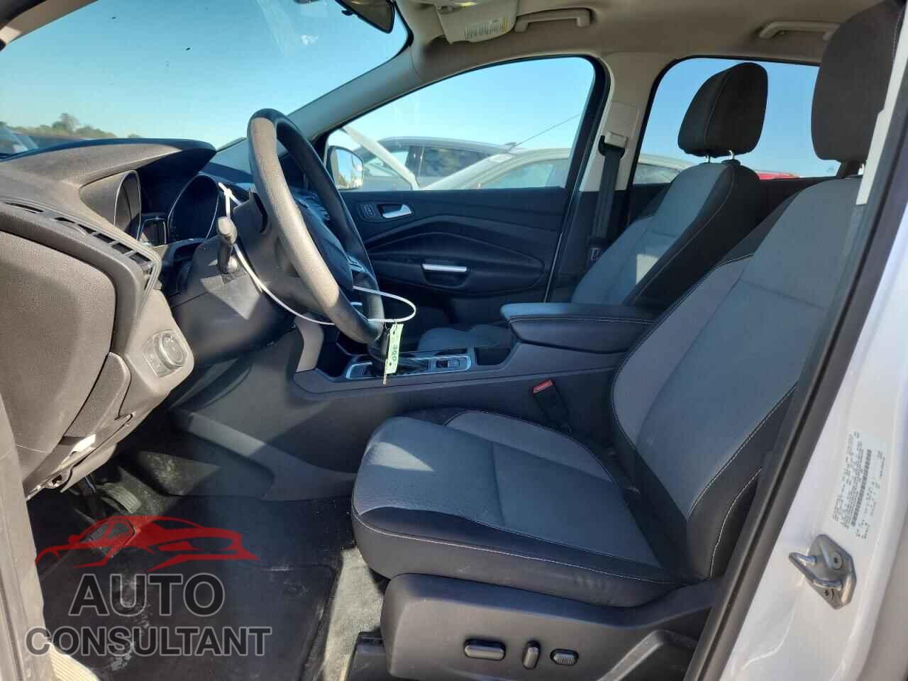 FORD ESCAPE 2017 - 1FMCU9GD7HUC87044