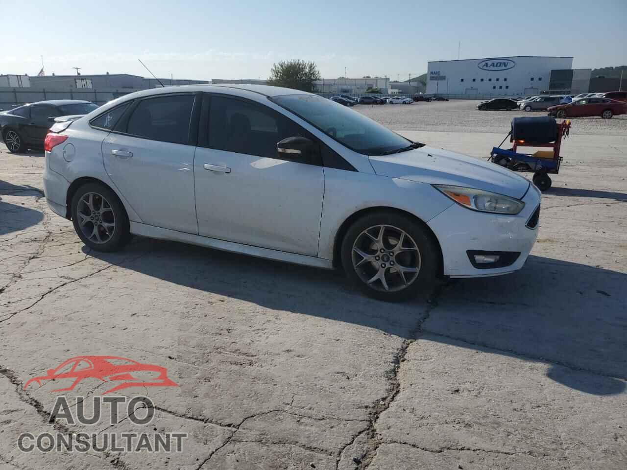 FORD FOCUS 2015 - 1FADP3F28FL341148