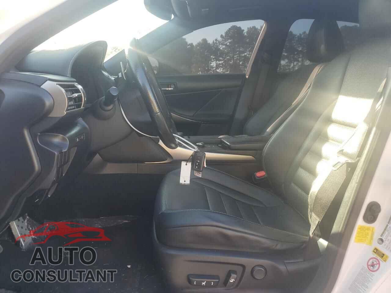 LEXUS IS 2016 - JTHBA1D21G5015688