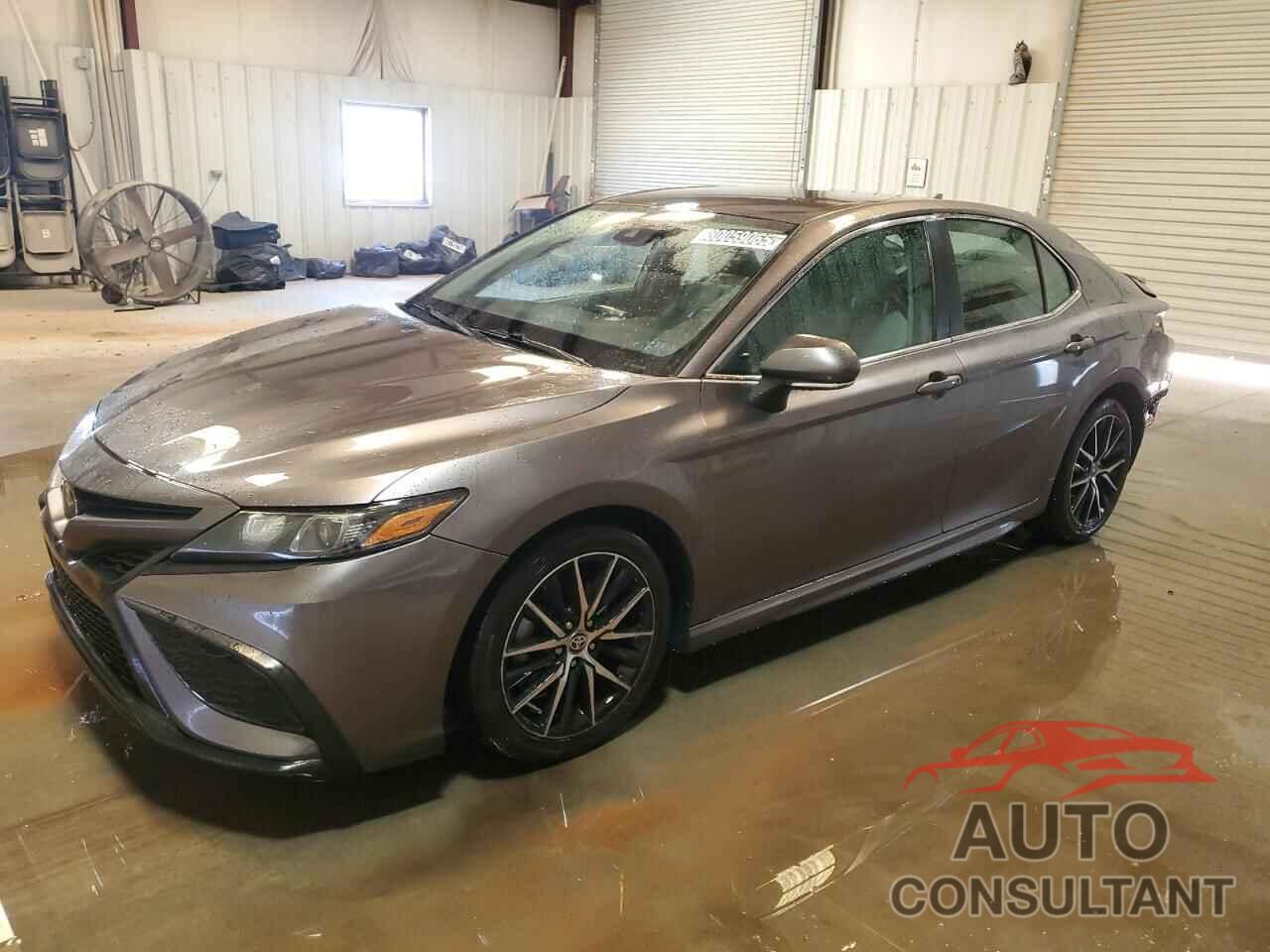 TOYOTA CAMRY 2022 - 4T1G11AK0NU661556