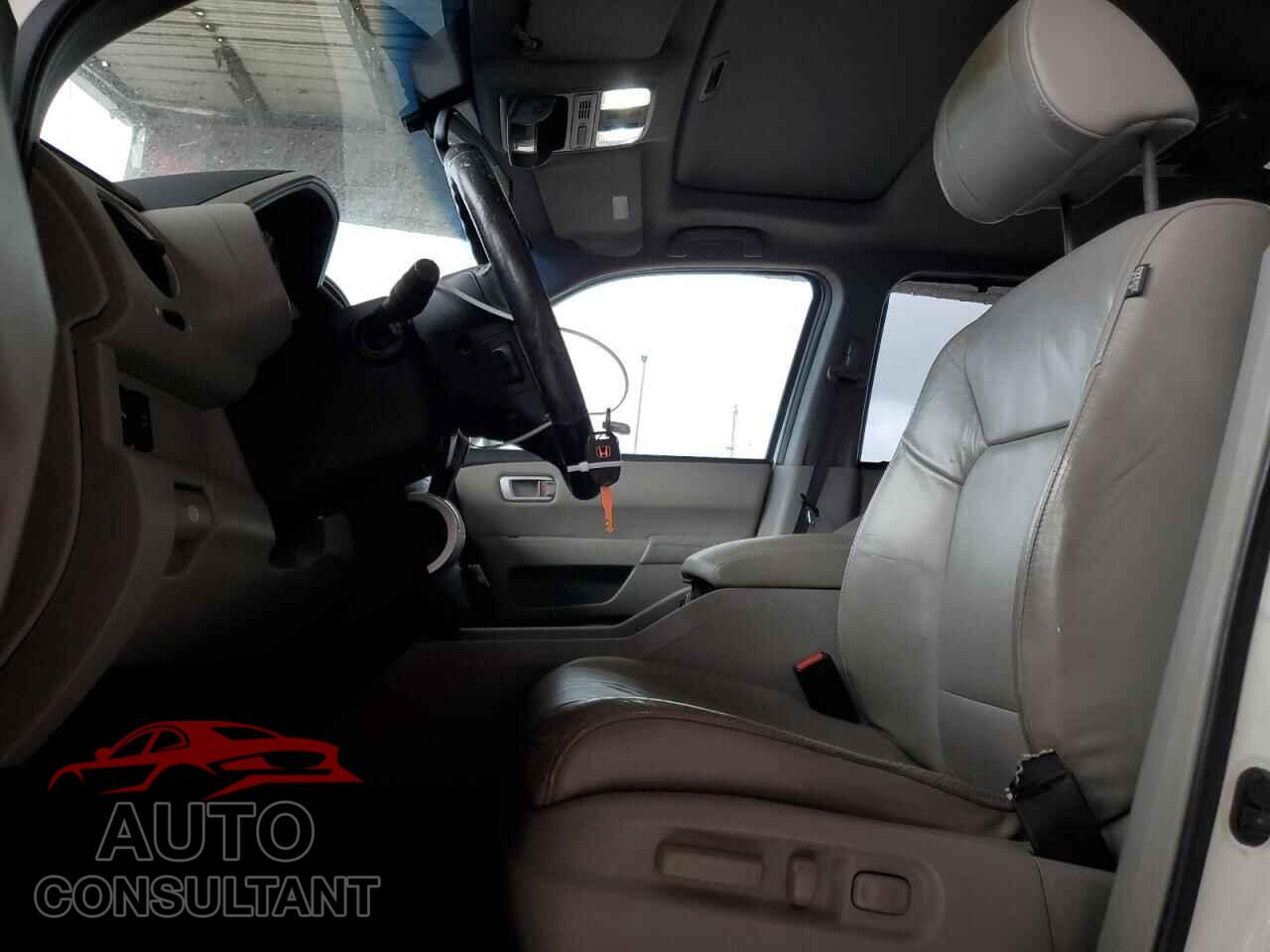 HONDA PILOT 2011 - 5FNYF3H90BB029461