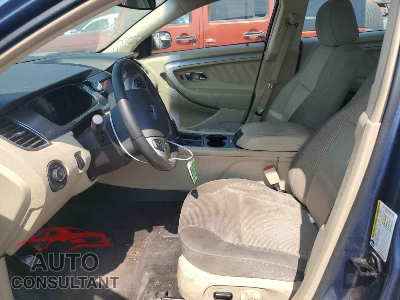 FORD TAURUS 2018 - 1FAHP2E80JG118220