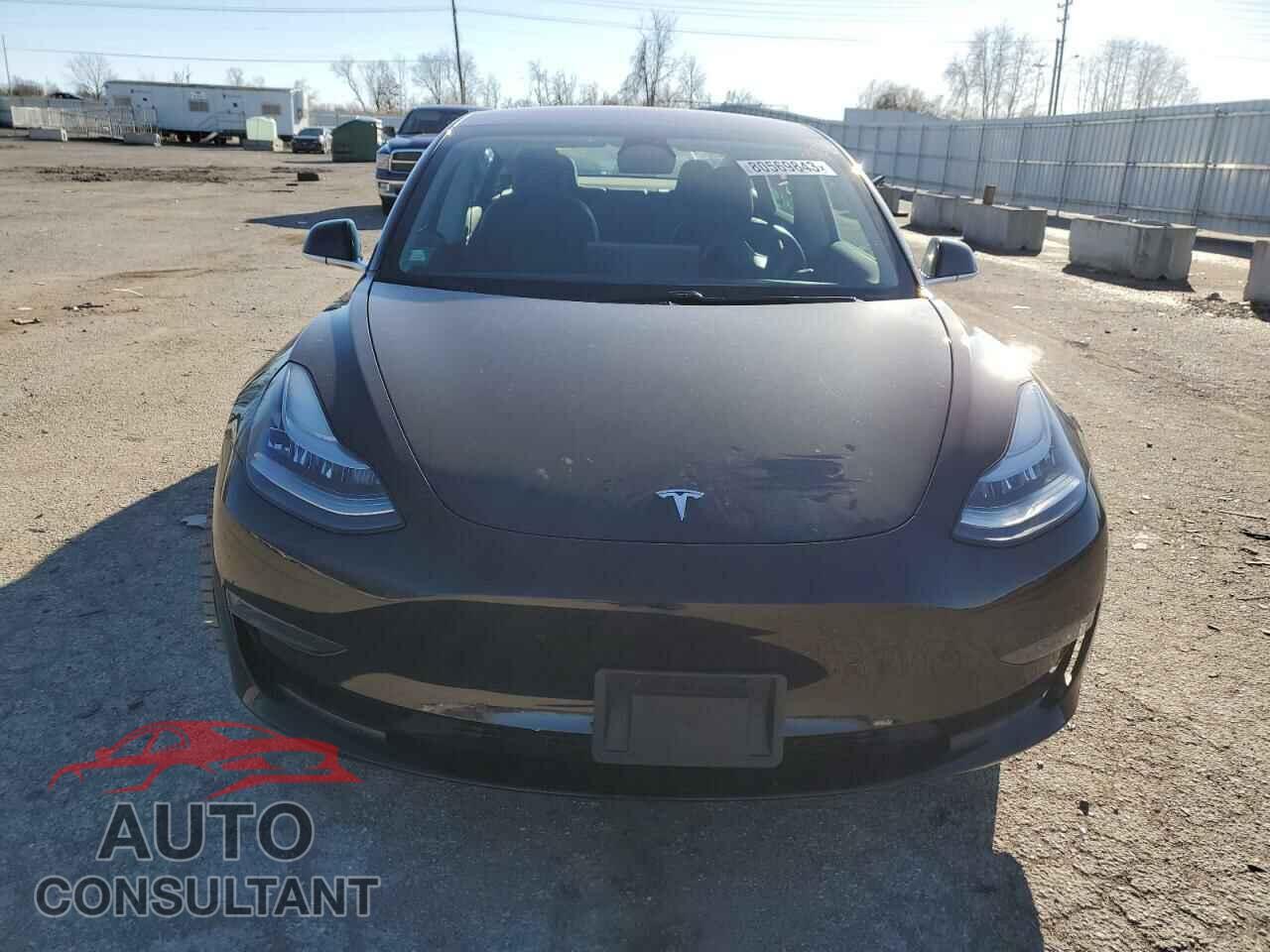 TESLA MODEL 3 2018 - 5YJ3E1EA5JF015943