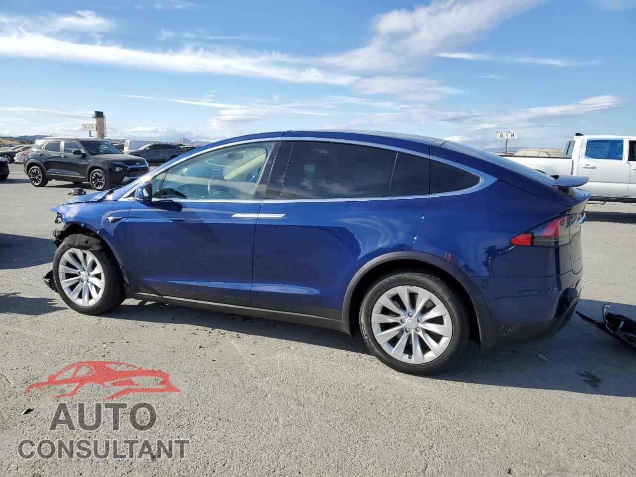 TESLA MODEL X 2018 - 5YJXCBE20JF130181